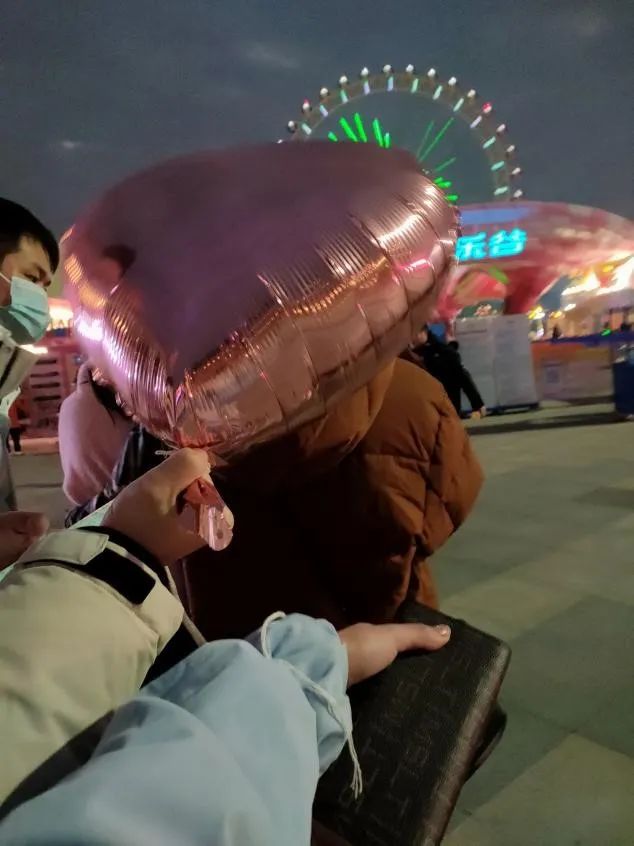 跨过2021年的末尾，抵达2022年的开端